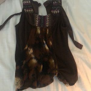 Lulumari brown sleeveless blouse